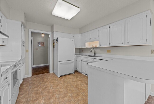 Building Photo - Waterfront Dream Home Best View in Fairfield Harbour!