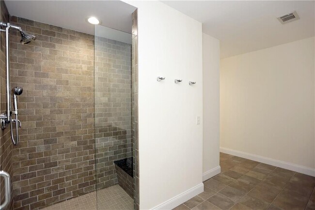 Building Photo - 270 17th St NW