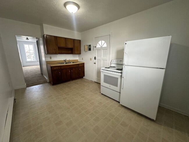 Building Photo - 5290 Main St