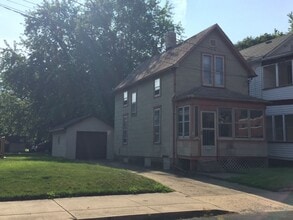 Building Photo - 718 N Underhill St