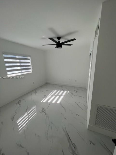 Building Photo - 4250 SW 67th Ave