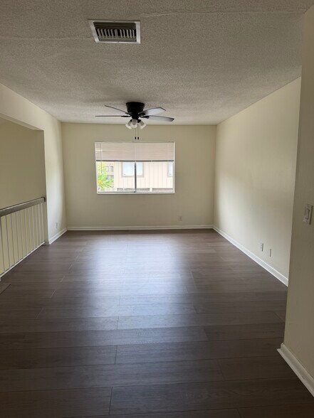 Building Photo - 2047 NW 56th Ave