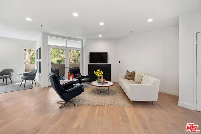 Building Photo - 2913 3rd St