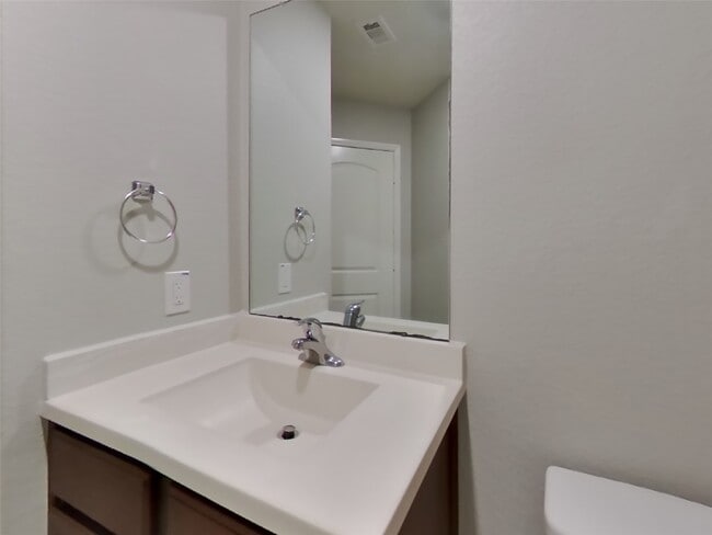 Building Photo - 27016 Leonardo Dr