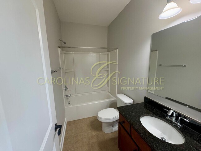 Building Photo - Move-In Ready Family Home. Prime Location, Updated Features