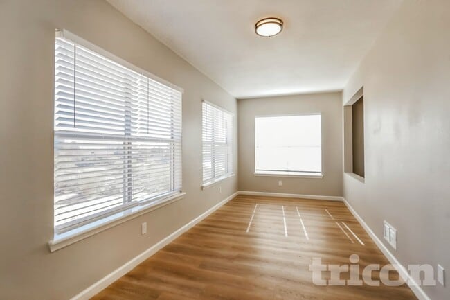 Building Photo - 1600 31st St SE