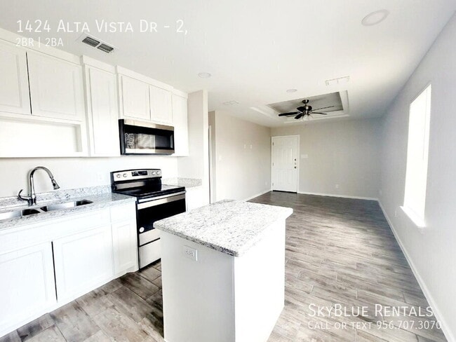 Building Photo - 1424 Alta Vista Dr
