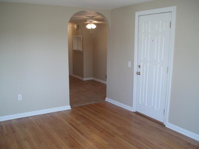 Building Photo - 922 Melvin Court # 2