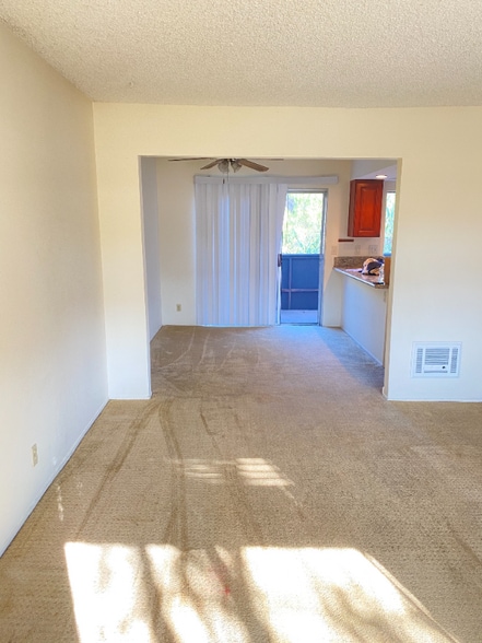 Building Photo - 8085 Caminito de Pizza