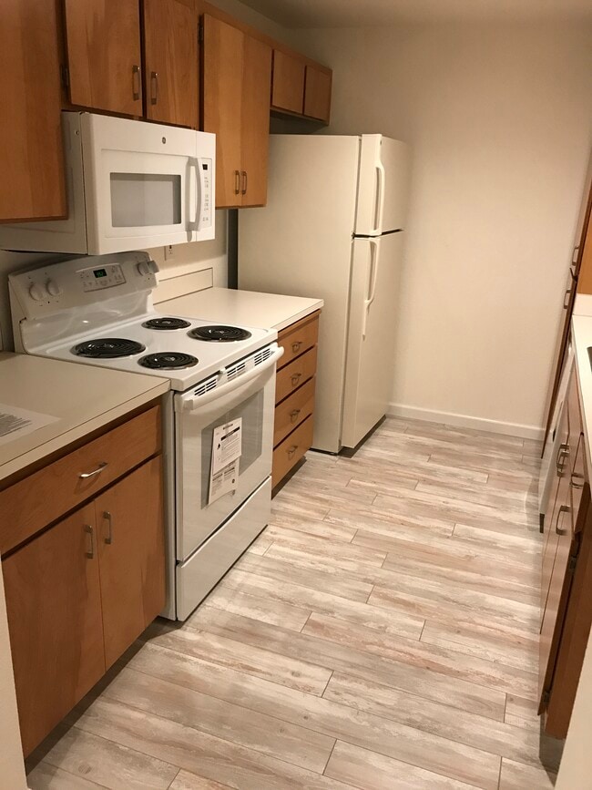 Kitchen - 8218 126th Ave NE