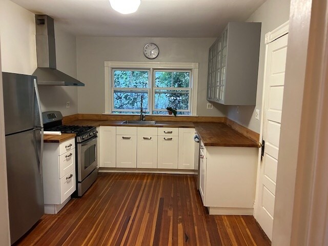 kitchen - 9 Linden Ave