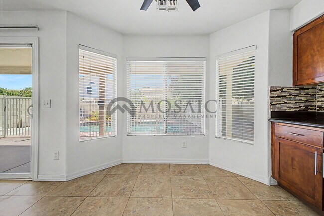 Building Photo - 820 N Granada Dr