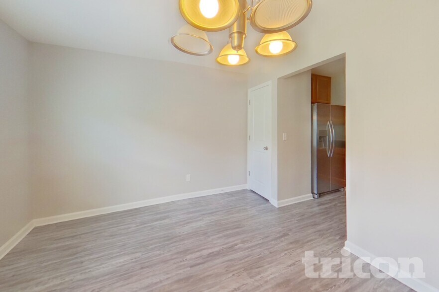 Building Photo - 304 Longfellows Ln