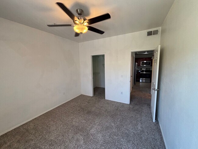 Building Photo - 3830 E Lakewood Pkwy E
