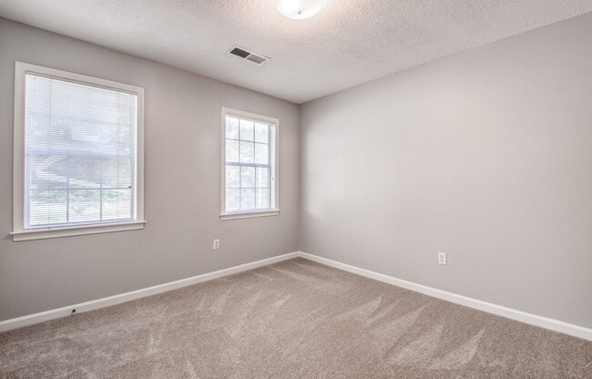 Building Photo - 9461 Hickory Dr