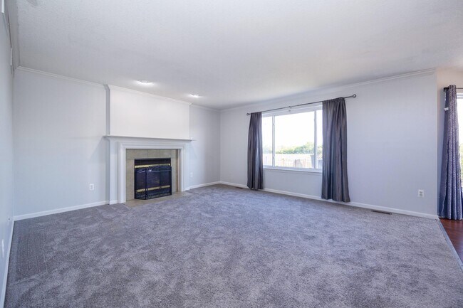 Building Photo - 7798 Greene Farm Dr