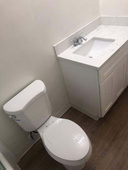 Building Photo - 3564 Del Amo Blvd