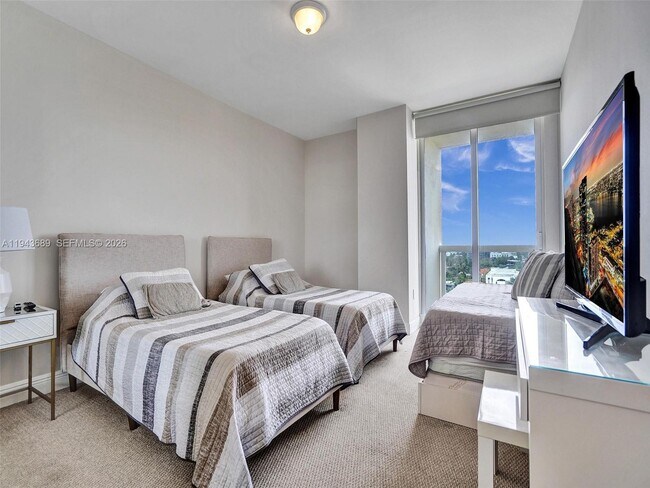 Building Photo - 9595 Collins Ave