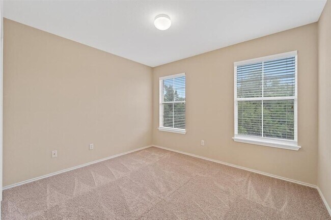 Building Photo - 909 Remington Dr