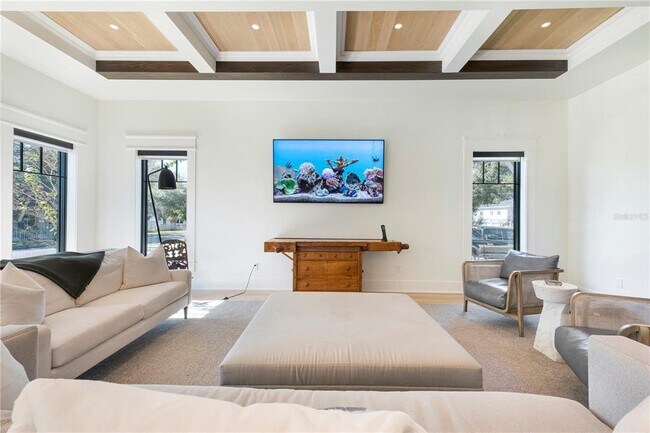 Building Photo - 319 W Frances Ave