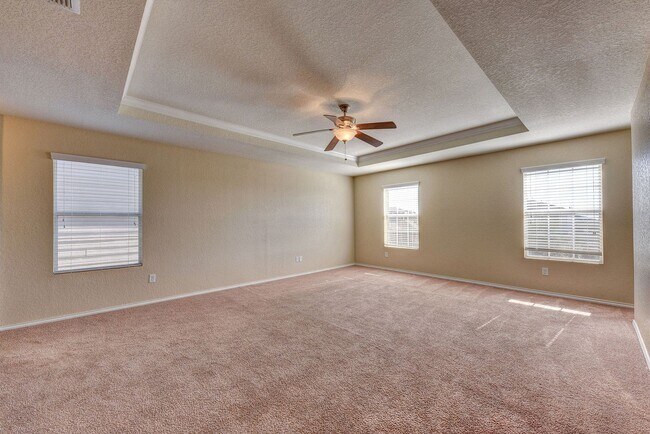 Building Photo - 4 Bedroom/3 Bath Ridge of Silverado Hills Subdivision