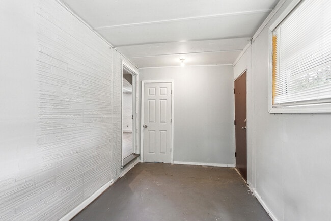 Building Photo - 2550 Farmer Rd NW
