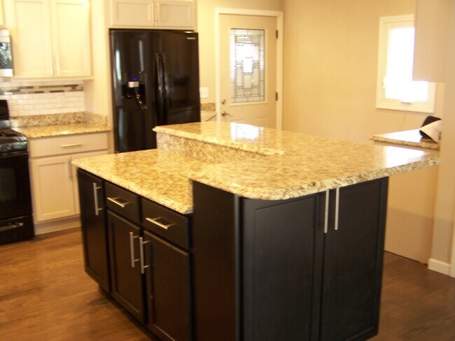 kitchen - 1527 Myrtle Dr