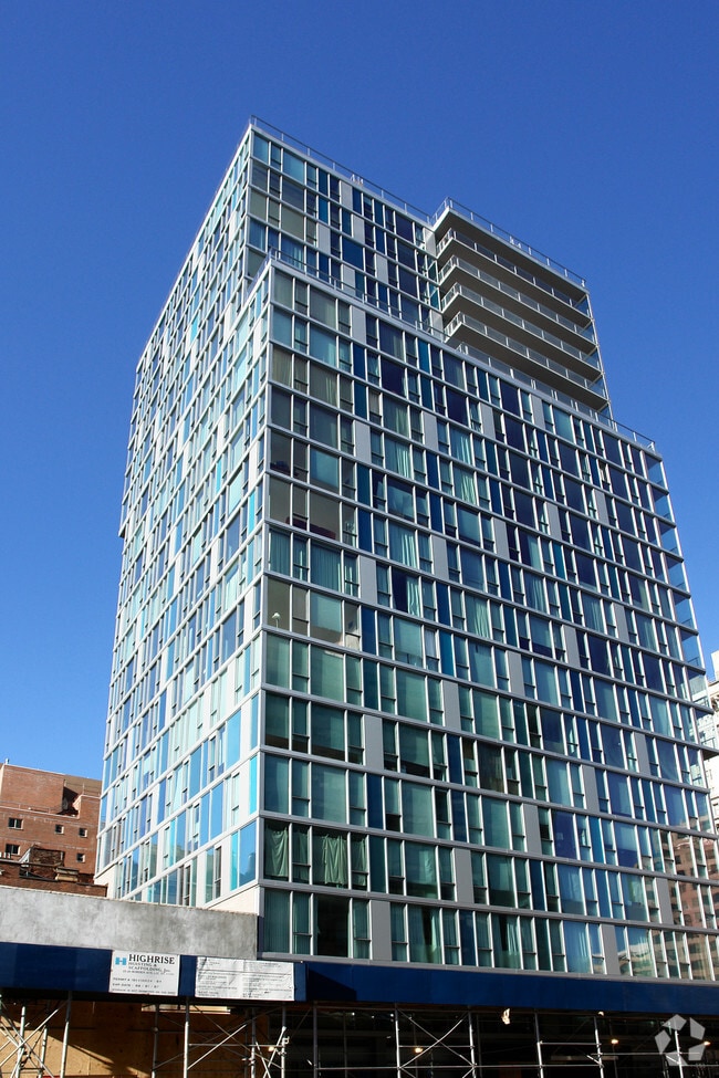 Building Photo - One Ten Third