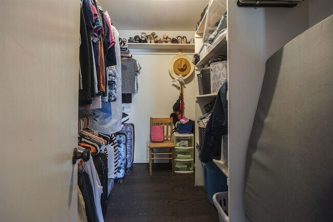 Building Photo - 205 Lincoln St