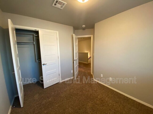 Building Photo - 6933 Mayberry Ln
