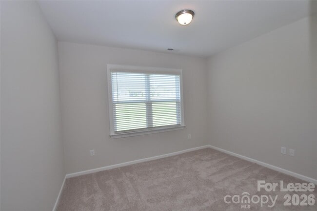 Building Photo - 1133 Overlake Dr