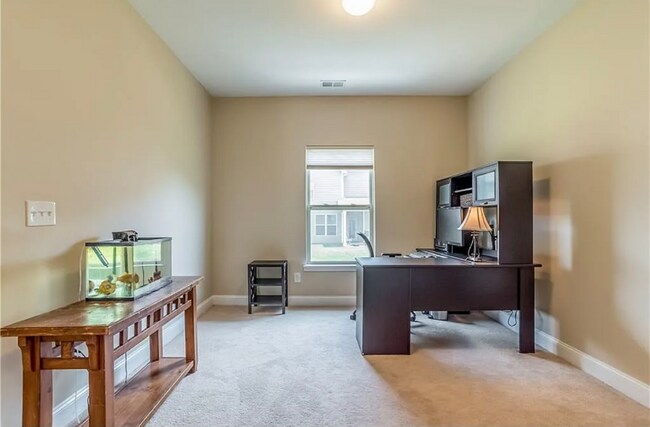 Building Photo - 3945 Pointe Vecchio Cir