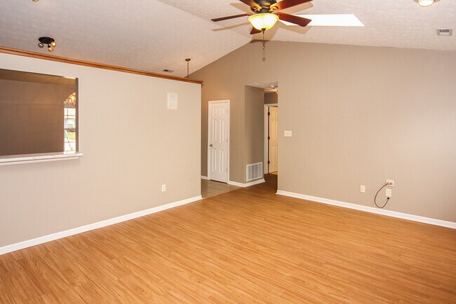 Building Photo - 3 Bedroom Ranch with Pond View in Pike Township