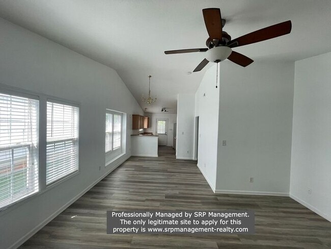 Building Photo - Great Three Bedroom Ranch with Fenced Yard...