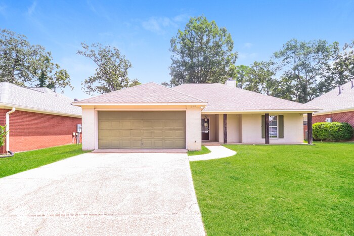 Primary Photo - 144 Chestnut Dr