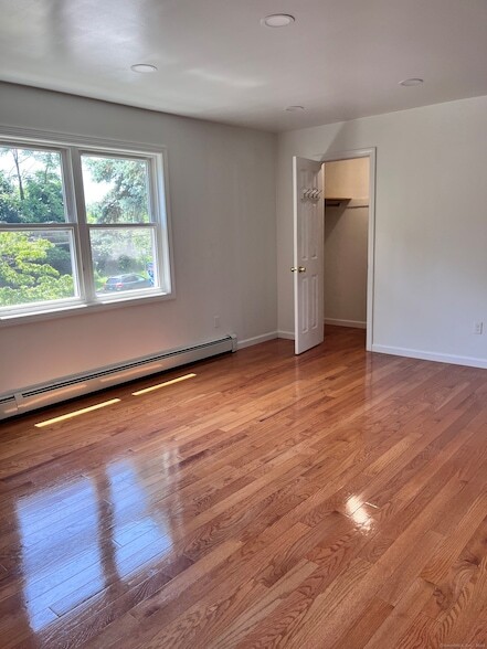 Building Photo - 70 Stephens Ln
