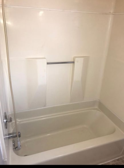 Building Photo - 504 Parkwood St