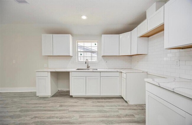 Building Photo - 7921 Little St