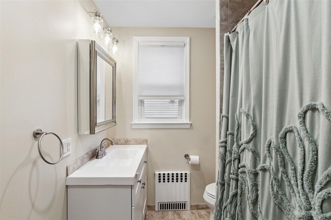 Building Photo - 46 Riverdale Ave