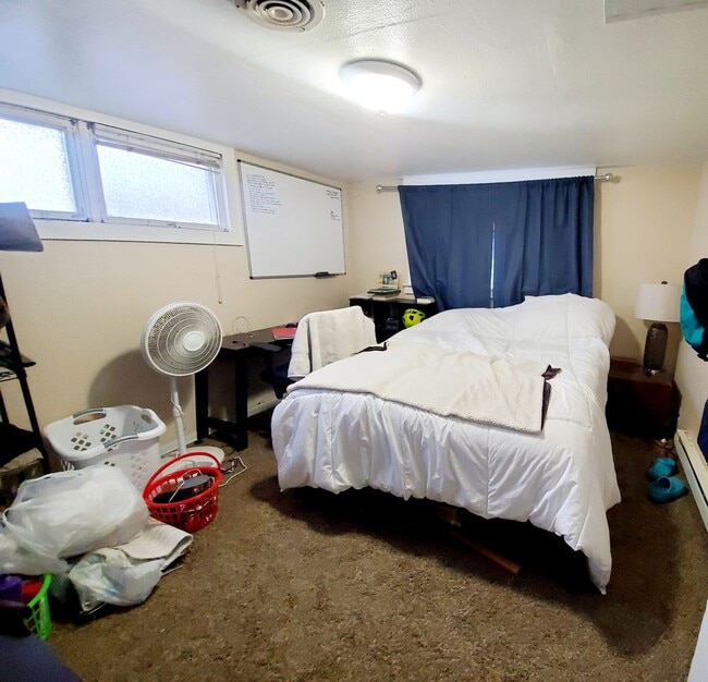 Building Photo - Aug 1st 2026/2027 Pre-leasing Close to 1.5 Blks to CSU & Old Town