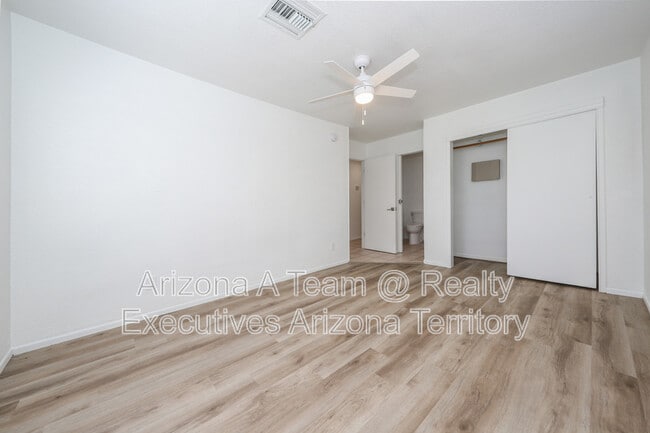 Building Photo - 4538 E Lester St