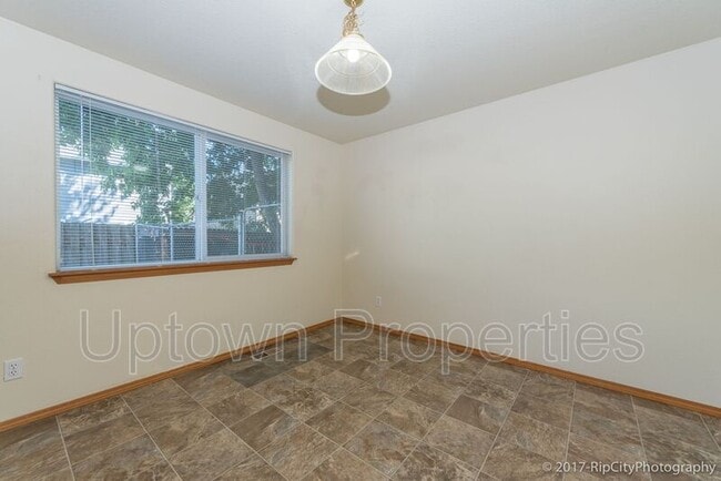 Building Photo - 978 SW 208th Pl