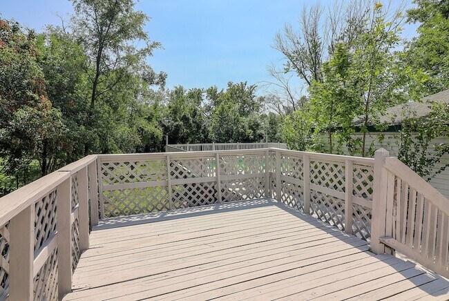 Building Photo - 15W355 Harvard St