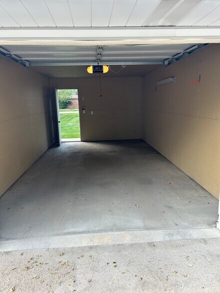 Building Photo - 409 S Madison St