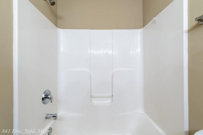 Building Photo - 841 S Eric St