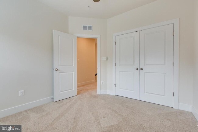 Building Photo - 2546 Buckthorn Dr
