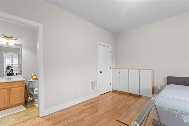 Building Photo - 2744 Blakely Dr NE