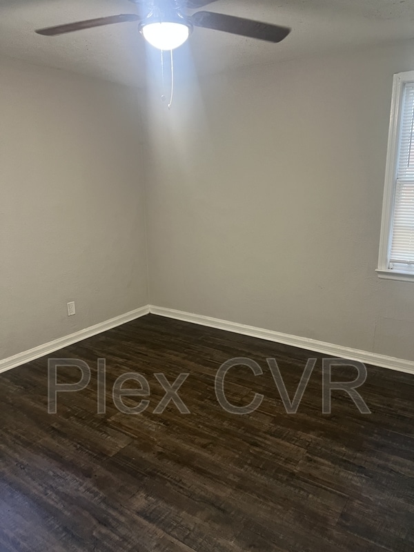 Building Photo - 825 Brooks Rd