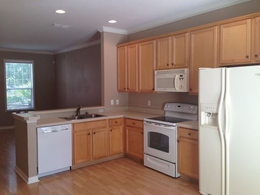 Building Photo - 3 br, 2.5 bath House - 14342 CLARKSON DRIVE