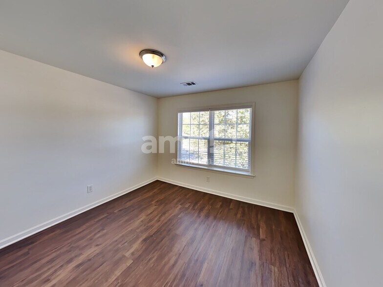 Building Photo - 2264 Monthemer Cove
